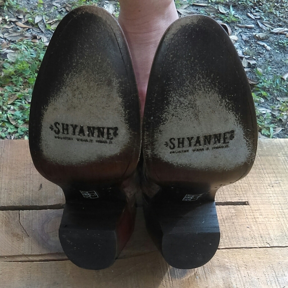 Blue floral embroidered booties - Picture 6 of 6